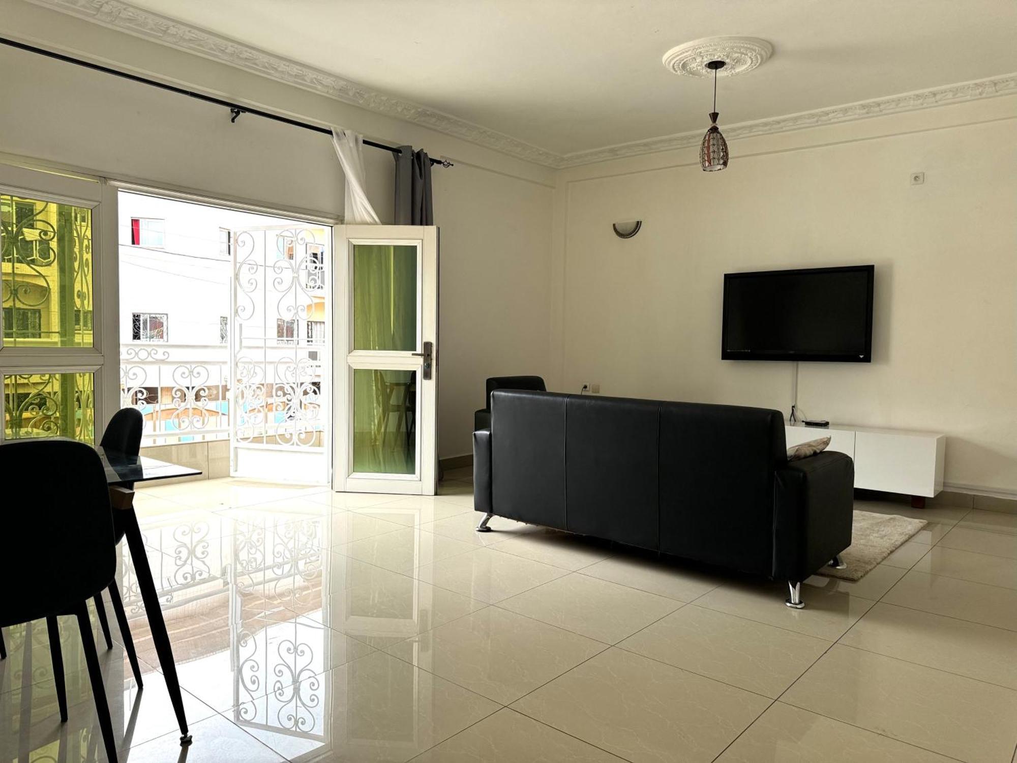 Studio meublé haut standing, Wifi, TV - Yaoundé, Omnisports Exterior foto