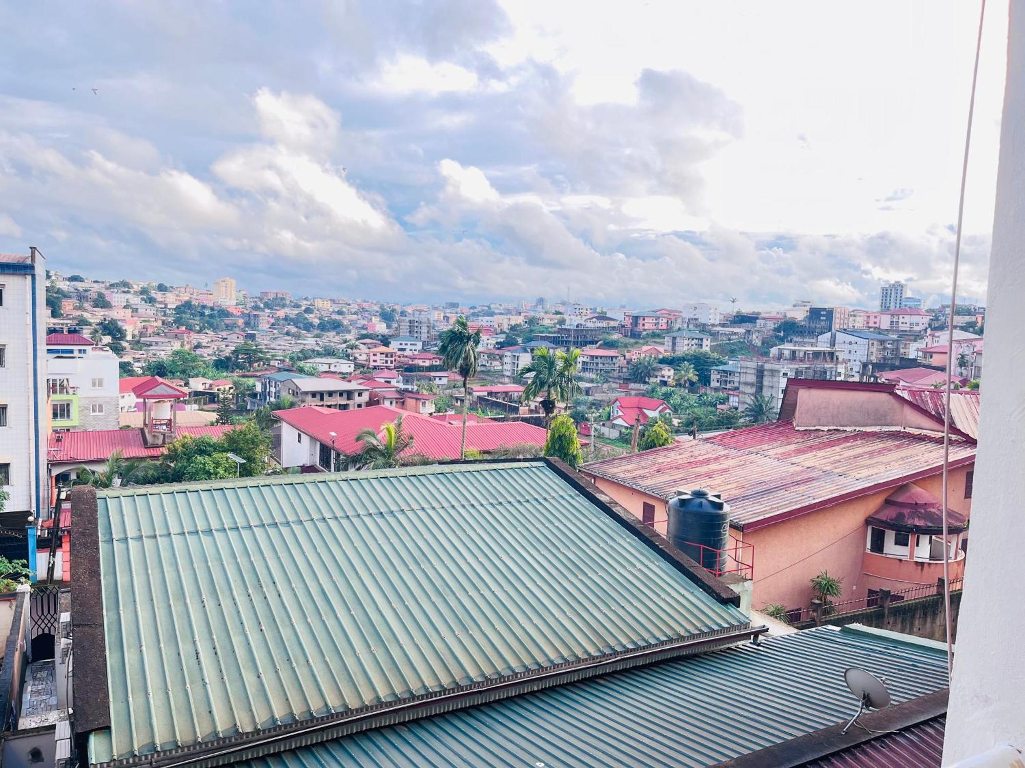 Studio meublé haut standing, Wifi, TV - Yaoundé, Omnisports Exterior foto